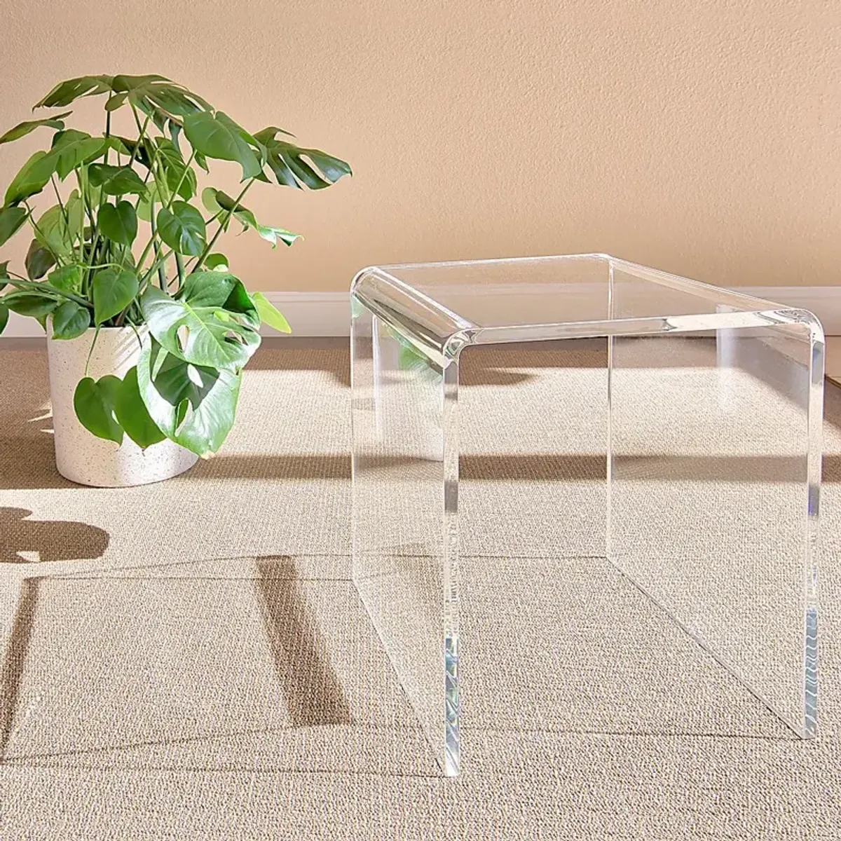 Hisega Clear End Table