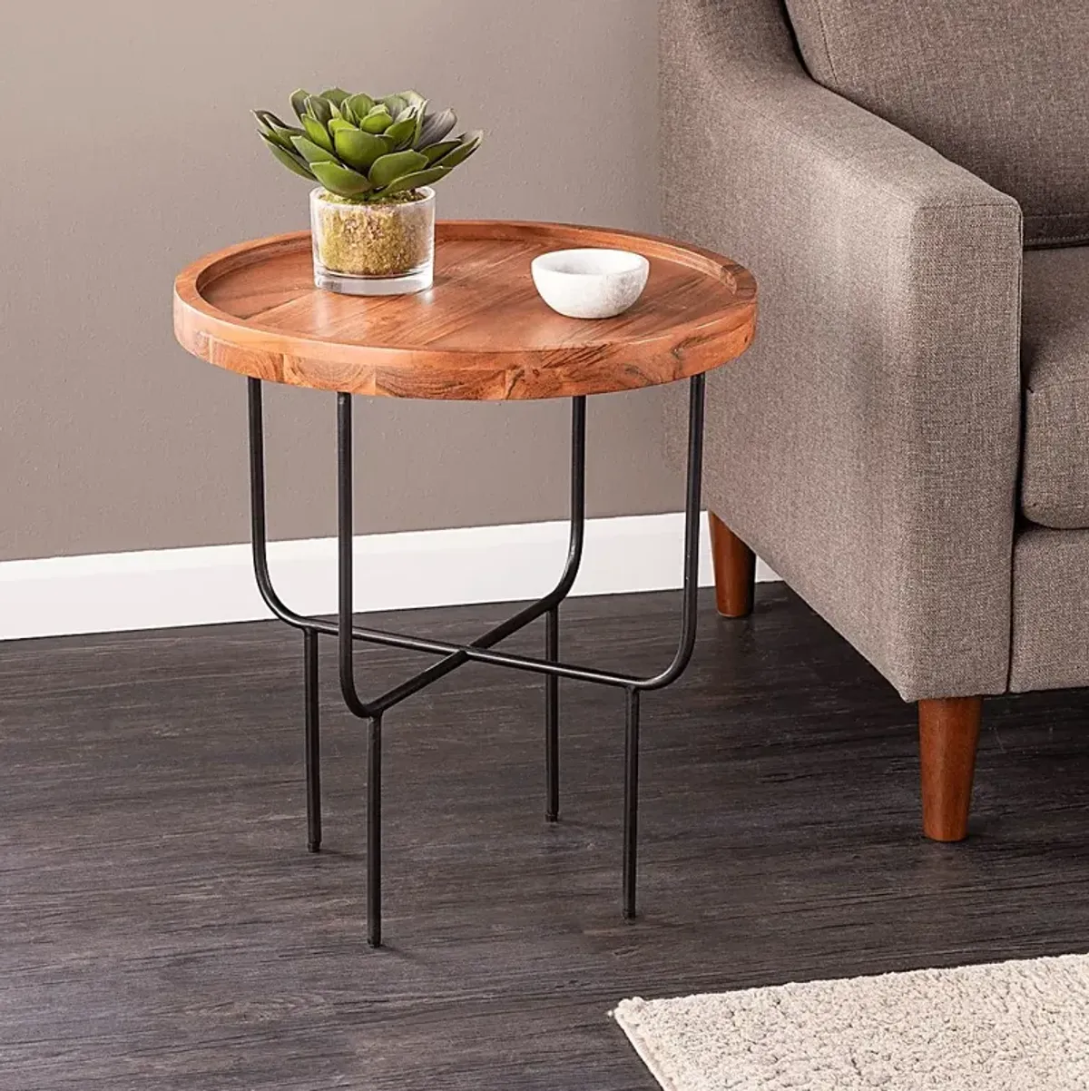 Bellarbor Brown End Table