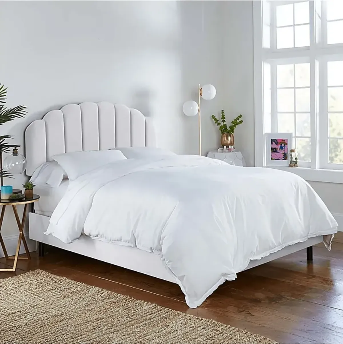 Eloisan White Twin Bed