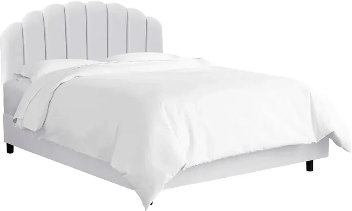 Eloisan White Twin Bed