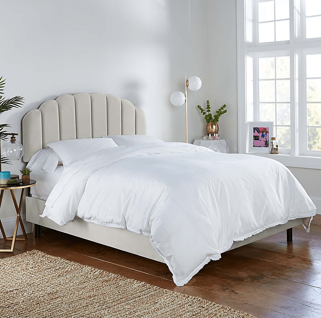 Eloisan Light Gray California King Bed