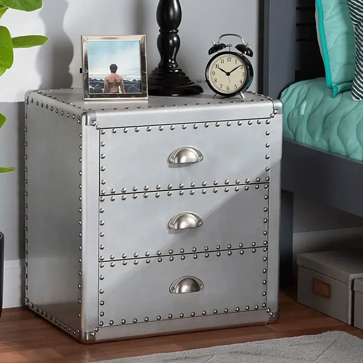 Wildorlyn Silver Accent Cabinet