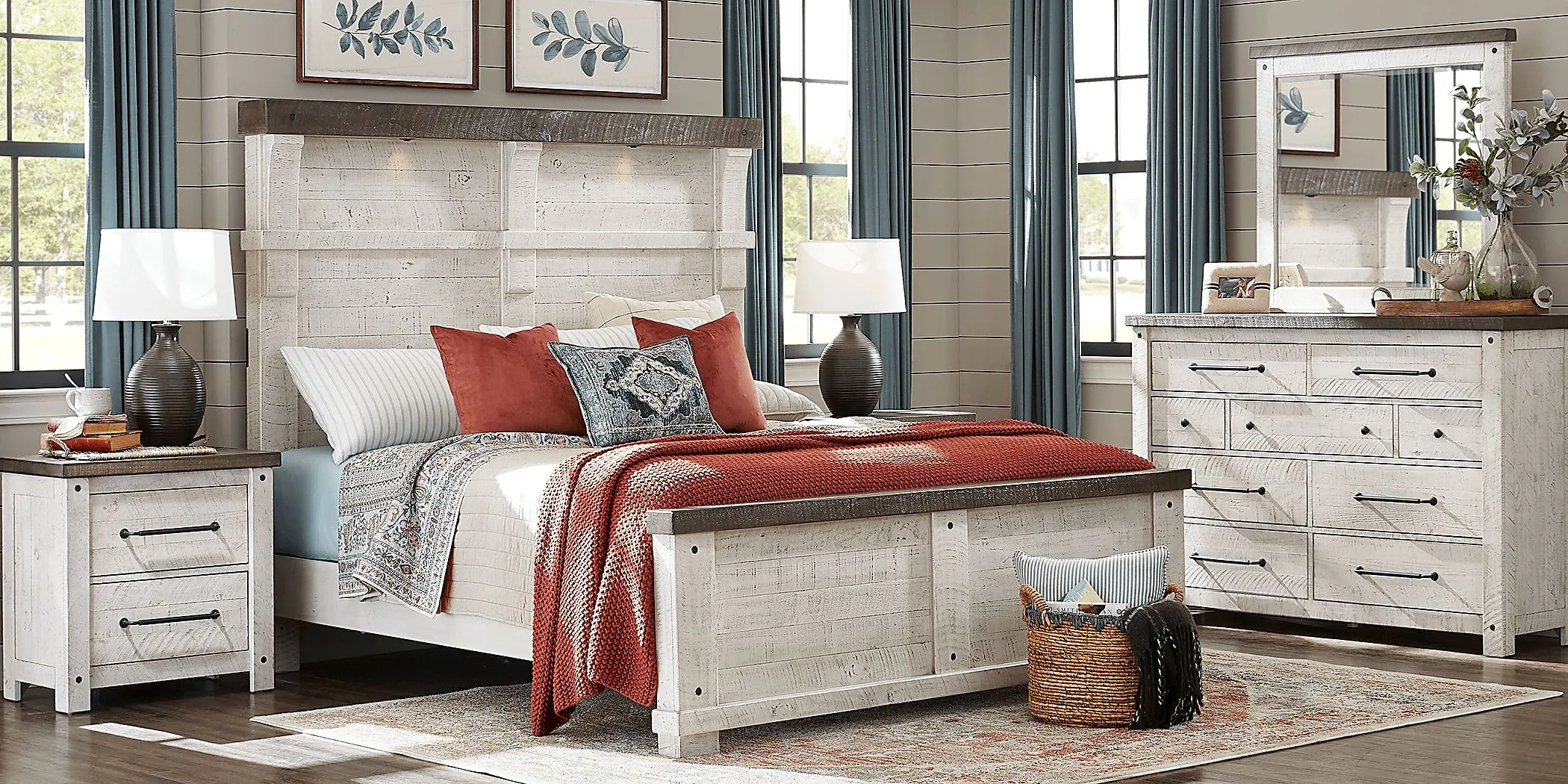 Bretten Crossing White 5 Pc Queen Bedroom by Rooms To Go