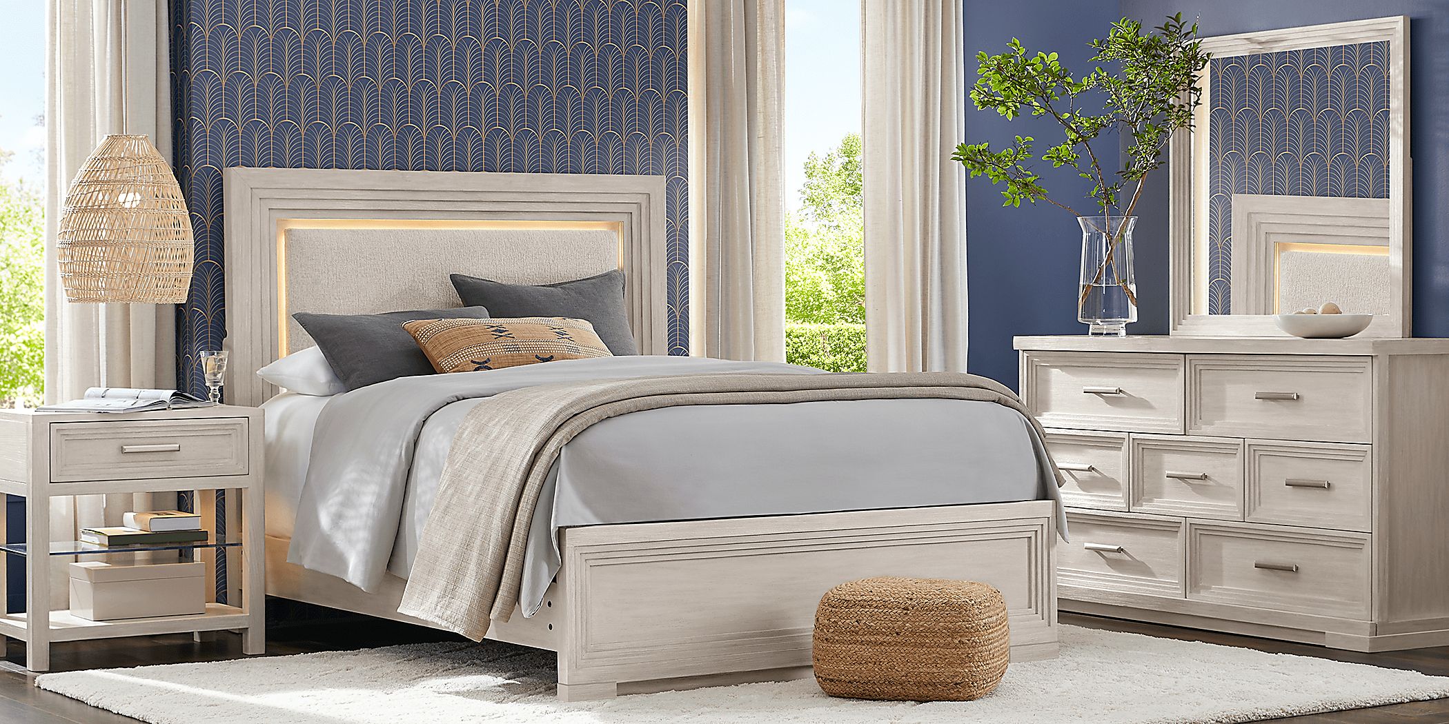 Royal Park Ivory 5 Pc Queen Panel Bedroom