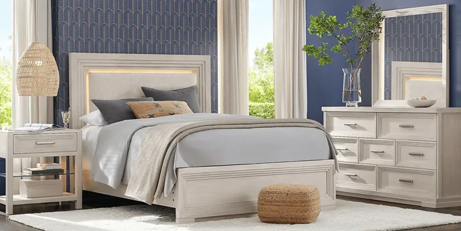 Royal Park Ivory 5 Pc Queen Panel Bedroom