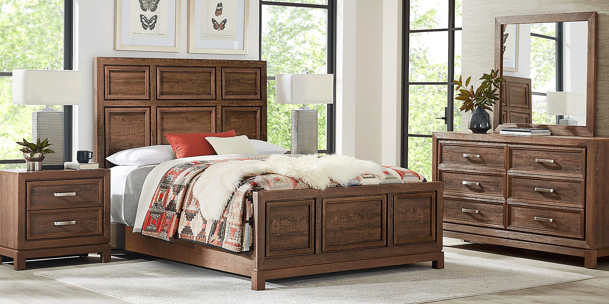 Yorkshire Manor Brown Dark Wood 3 Pc King Panel Bed - Rooms To Go