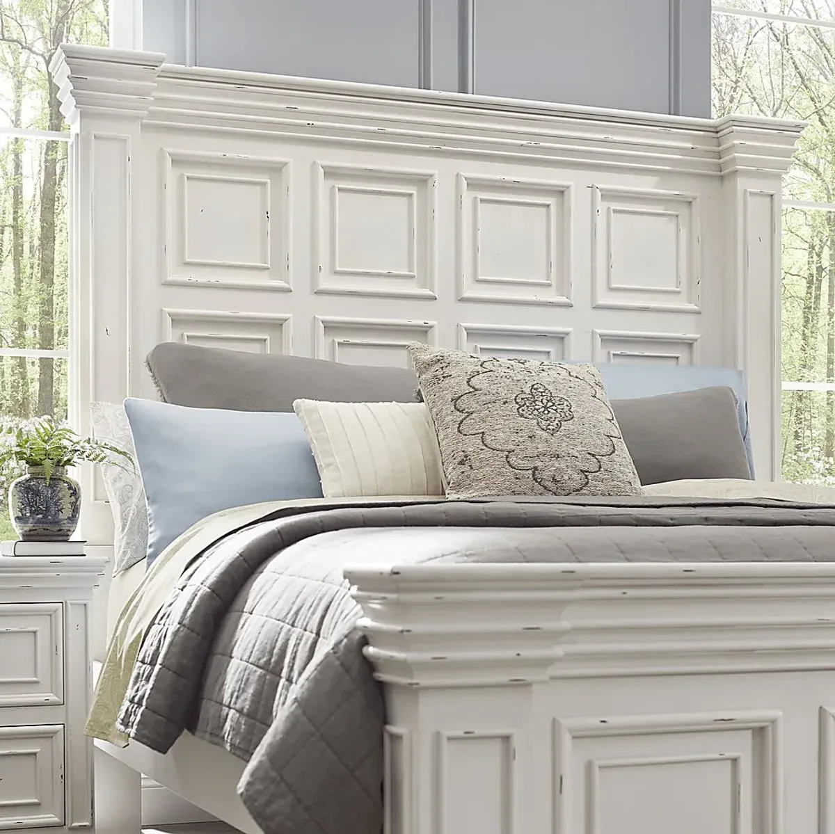 Folkston Bay White 3 Pc Queen Bed