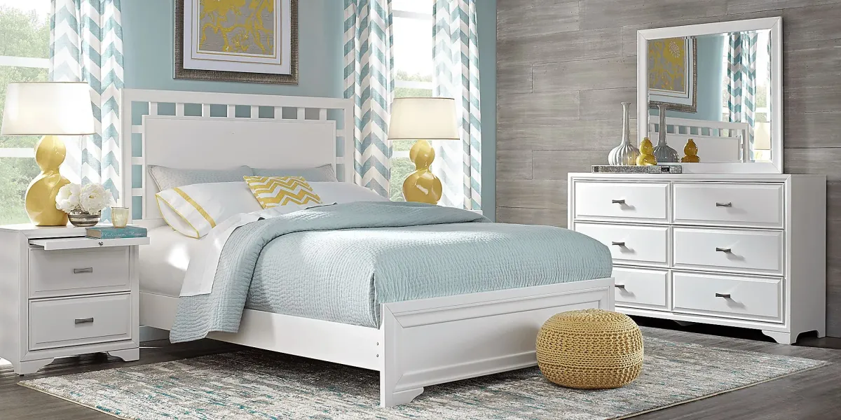 Belcourt White 5 Pc Queen Lattice Bedroom