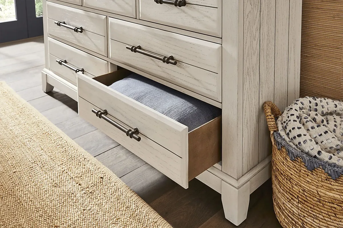 Montana Ridge White 7 Pc Queen Panel Bedroom