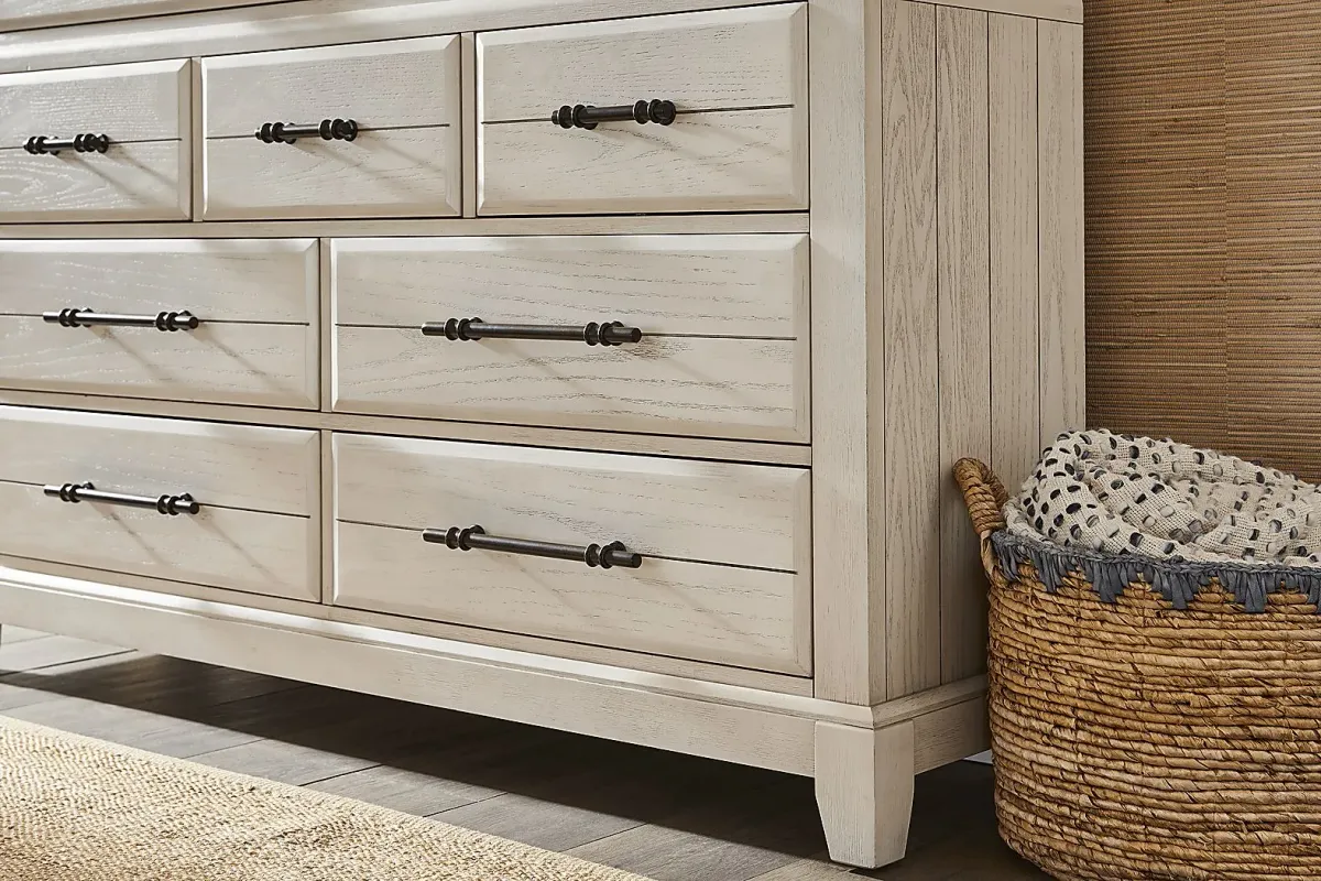 Montana Ridge White 7 Pc Queen Panel Bedroom