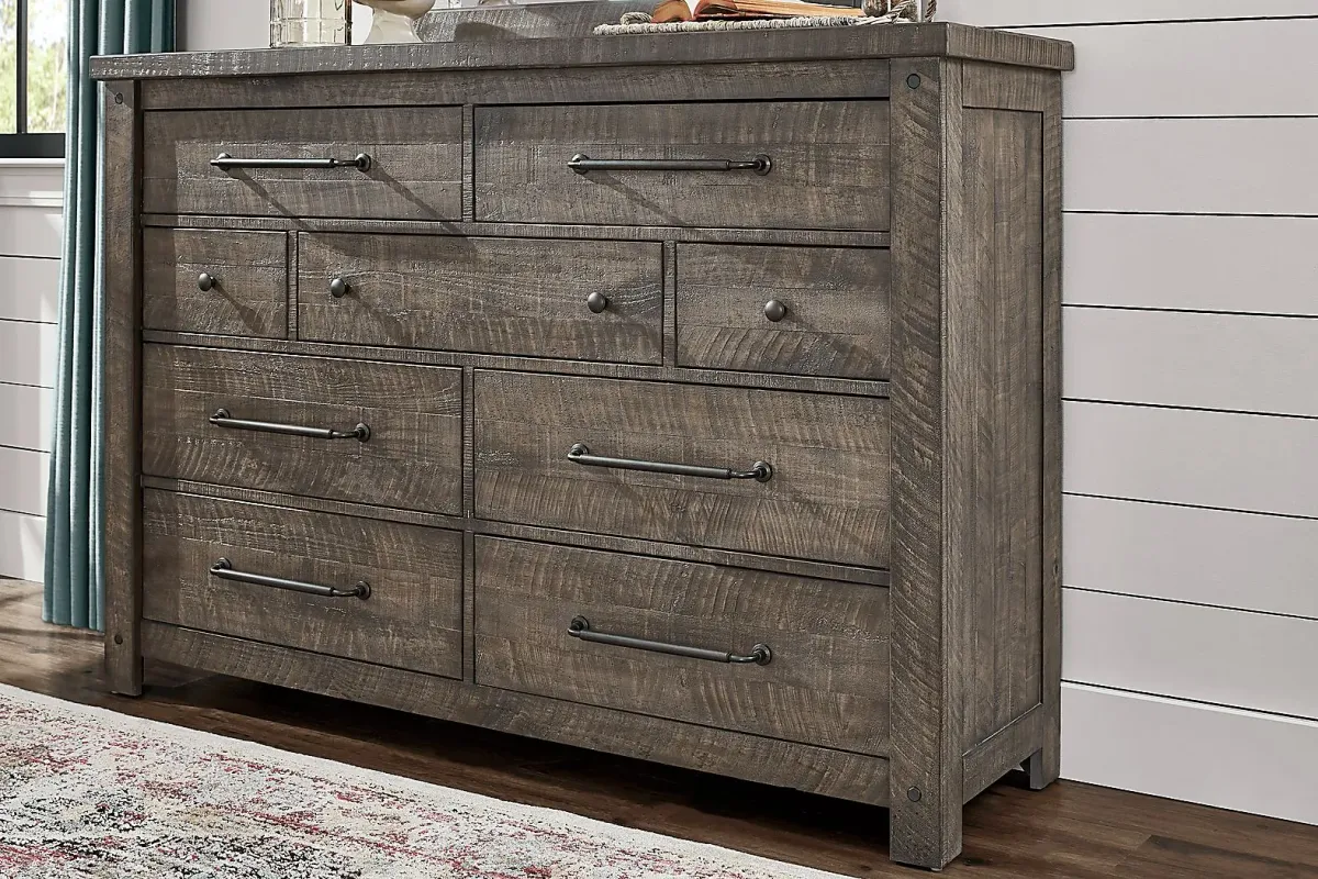 Bretten Crossing Gray 7 Pc Queen Bedroom