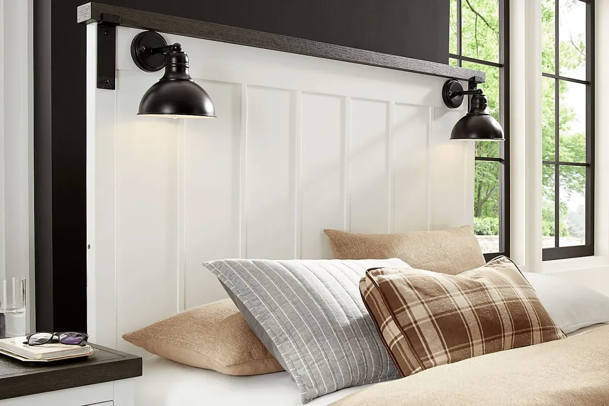 Tremblay Square White 7 Pc King Storage Bedroom