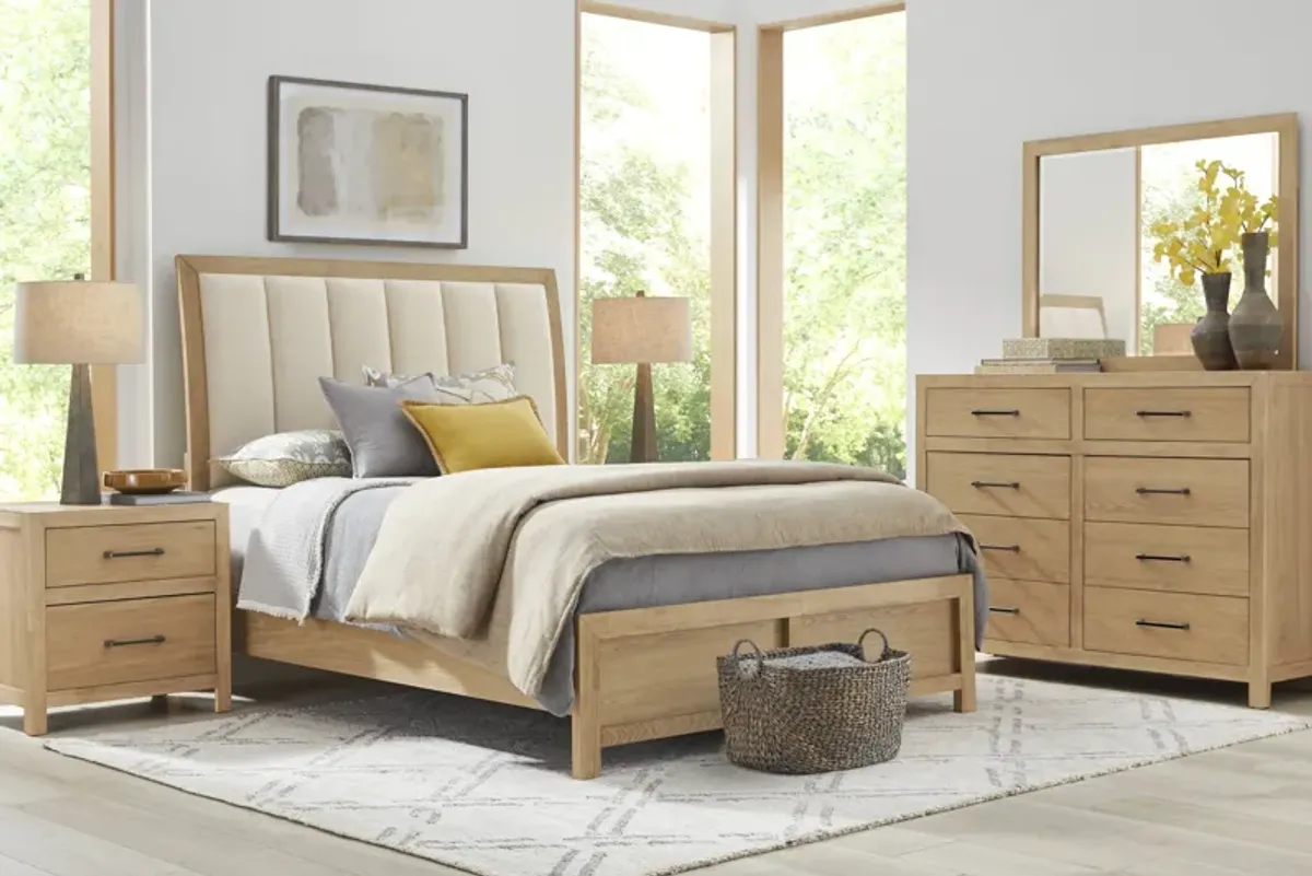 Woodley Natural 7 Pc Queen Upholstered Bedroom