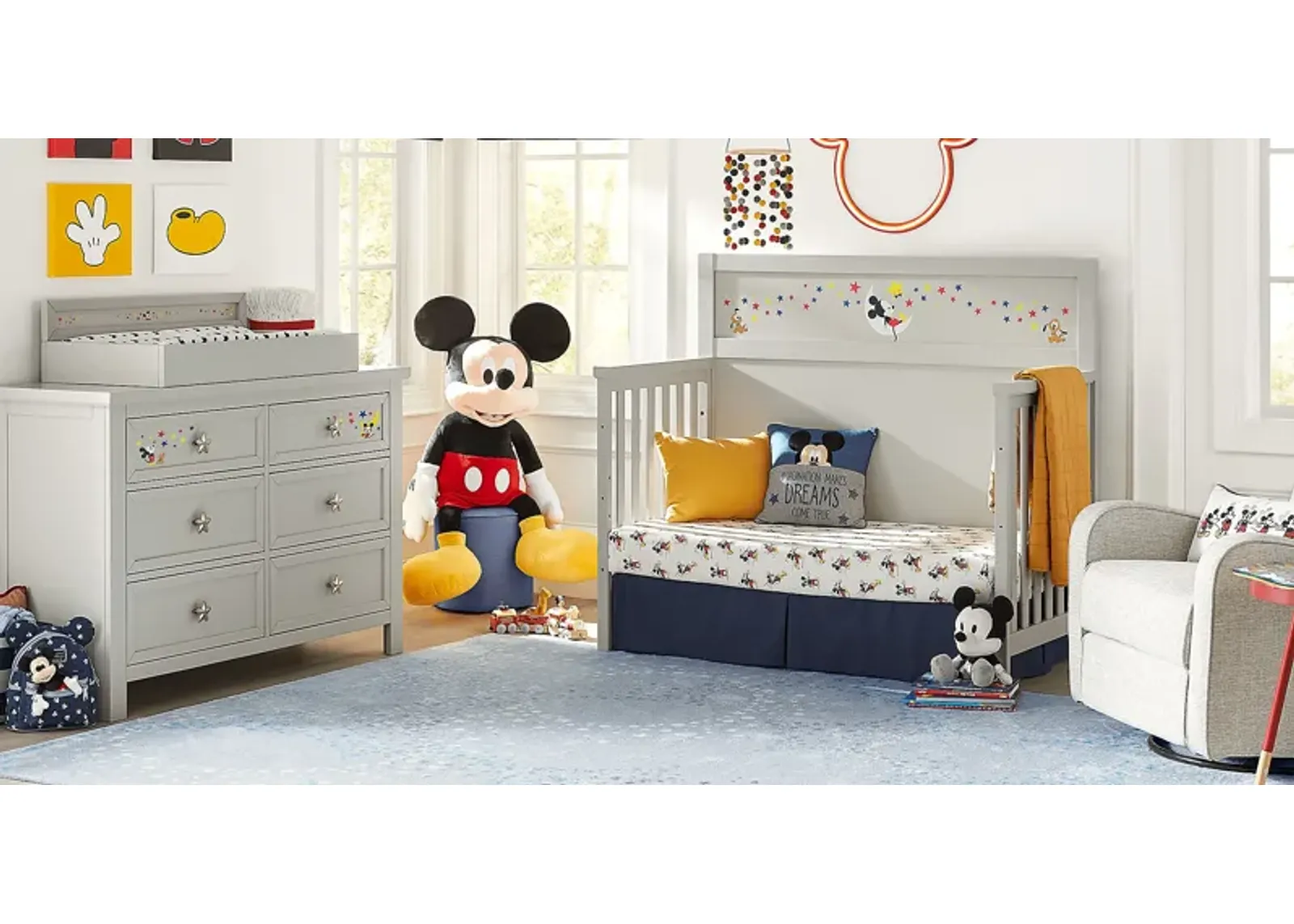 Starry Dreams with Mickey Mouse Gray 5 Pc Nursery with Toddler and Conversion Rails