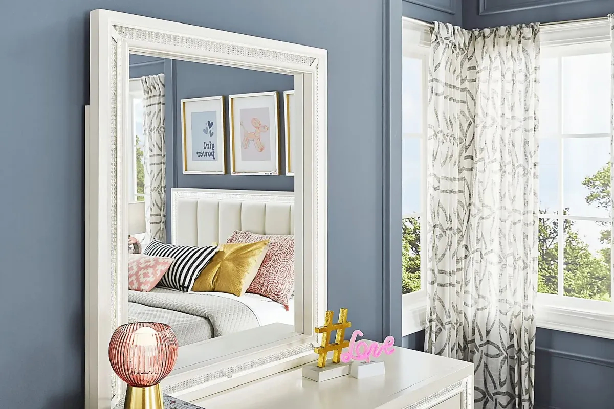 Kids Alyssa White Twin Lighted Bedroom