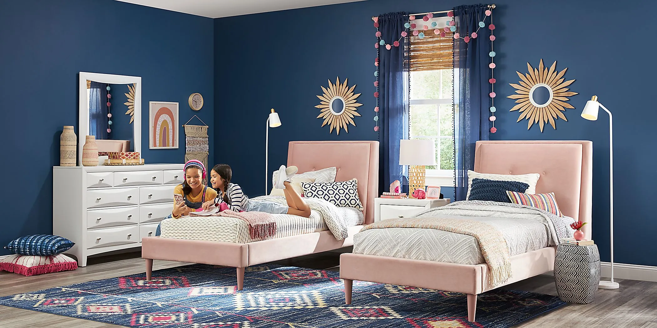 Kids Ivy League 2.0 White 5 Pc Bedroom with Jaidyn Pink Full Upholstered Bed