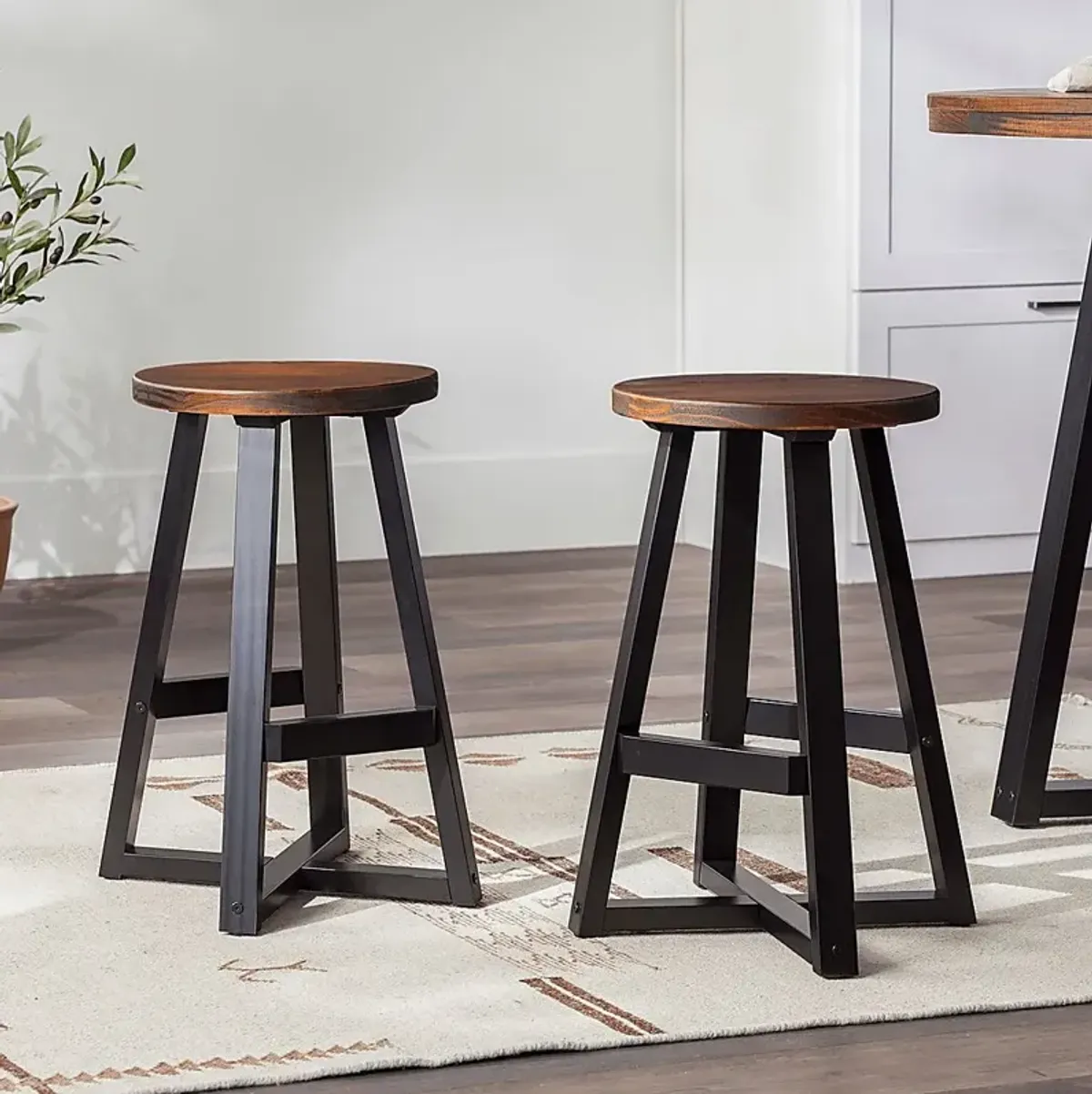 Verdenbruk Mahogany Counter Height Stool, Set of 2