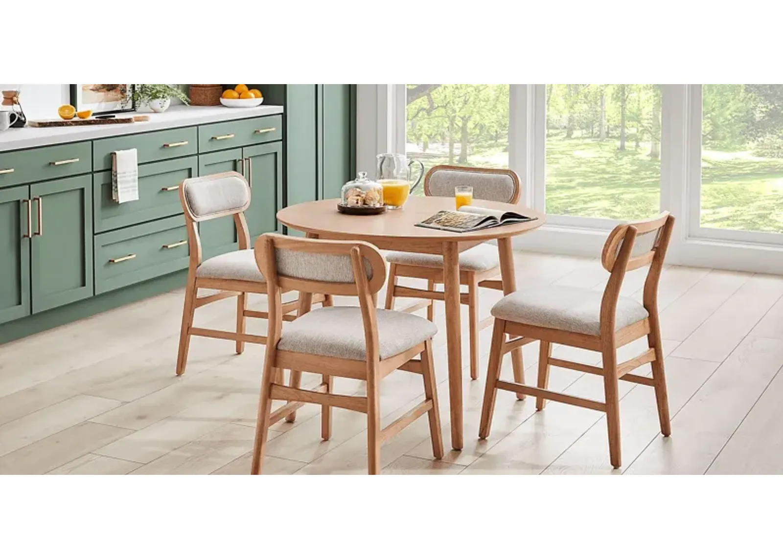 Watertown Natural 5 Pc Round Dining Room with Upholstered Chairs