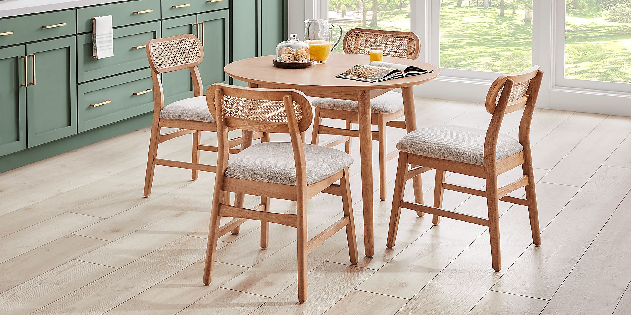 Watertown Natural 5 Pc Round Dining Room