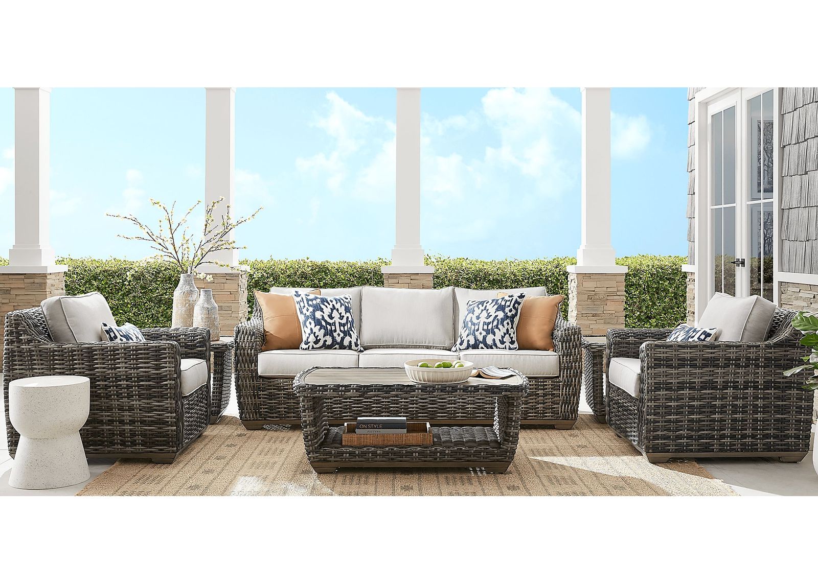 Montecello Gray 4 Pc Outdoor Seating Set with Silver Cushions