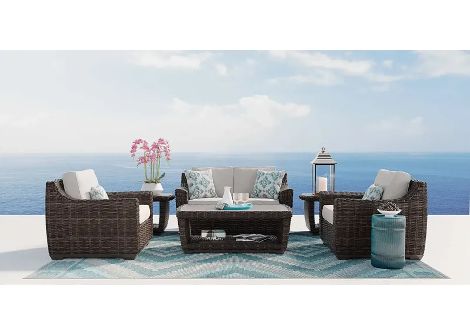 Montecello Gray 4 Pc Outdoor Seating Set with Silver Cushions