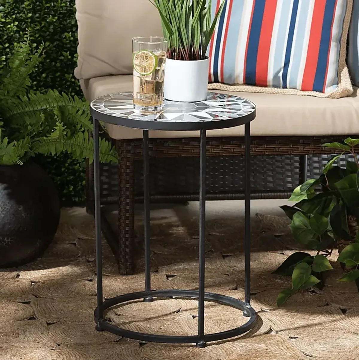 Outdoor Adenleah Black Side Table