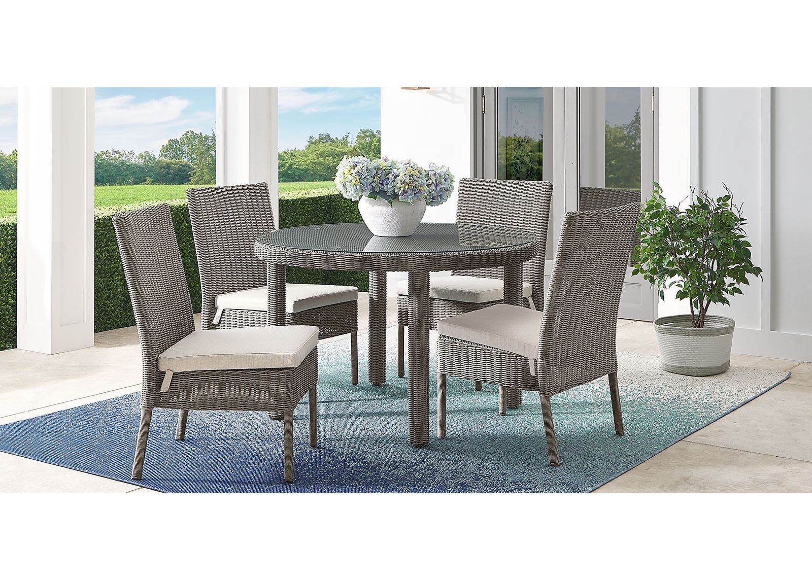 Forest Hills Gray 5 Pc Round Outdoor Dining Set