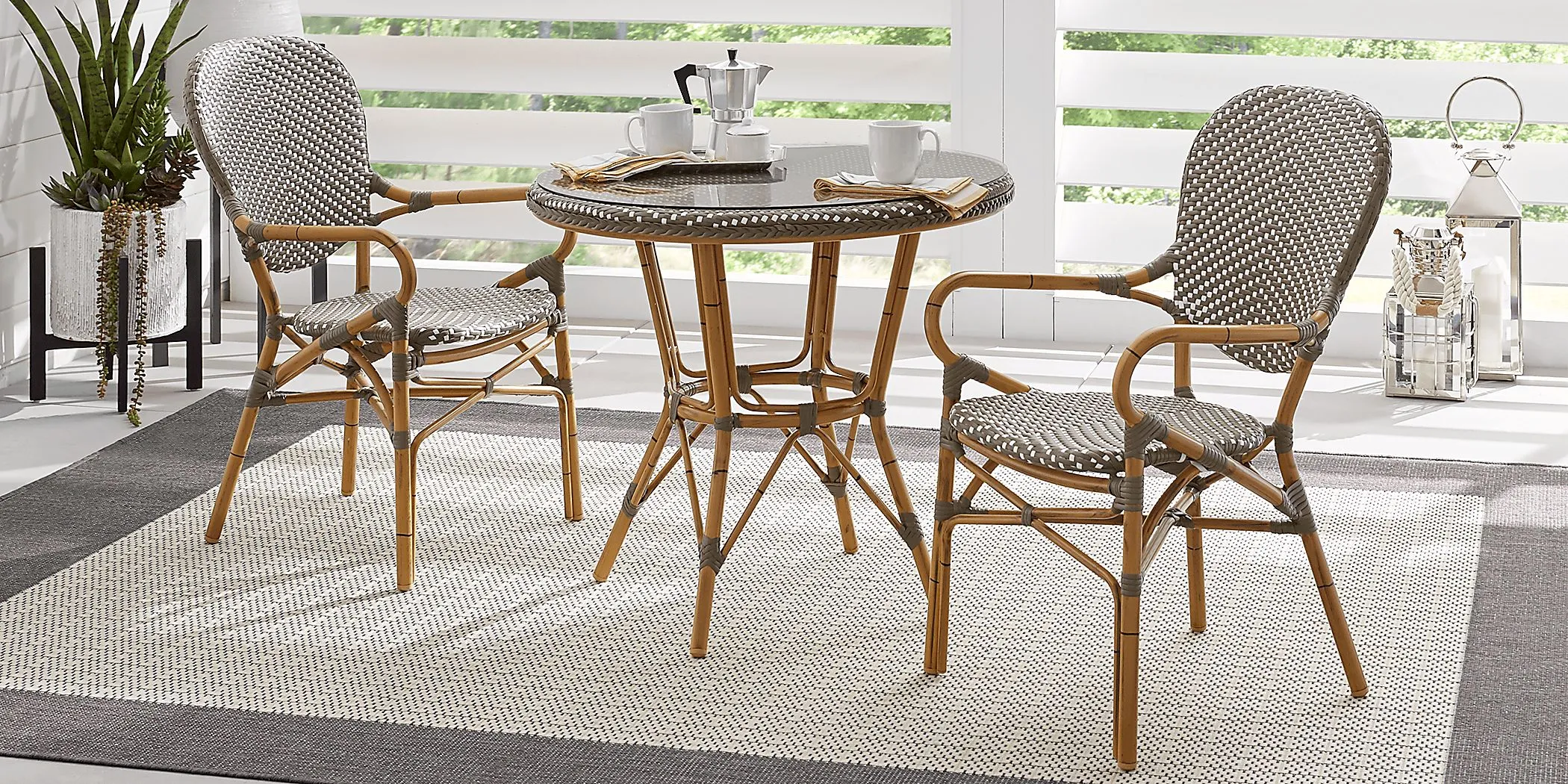 Rooms to go online patio table and chairs