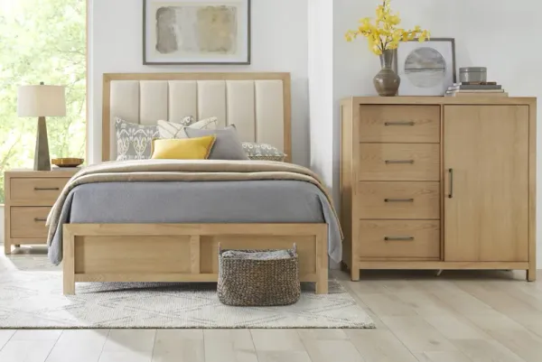 Woodley Natural 5 Pc Queen Upholstered Bedroom
