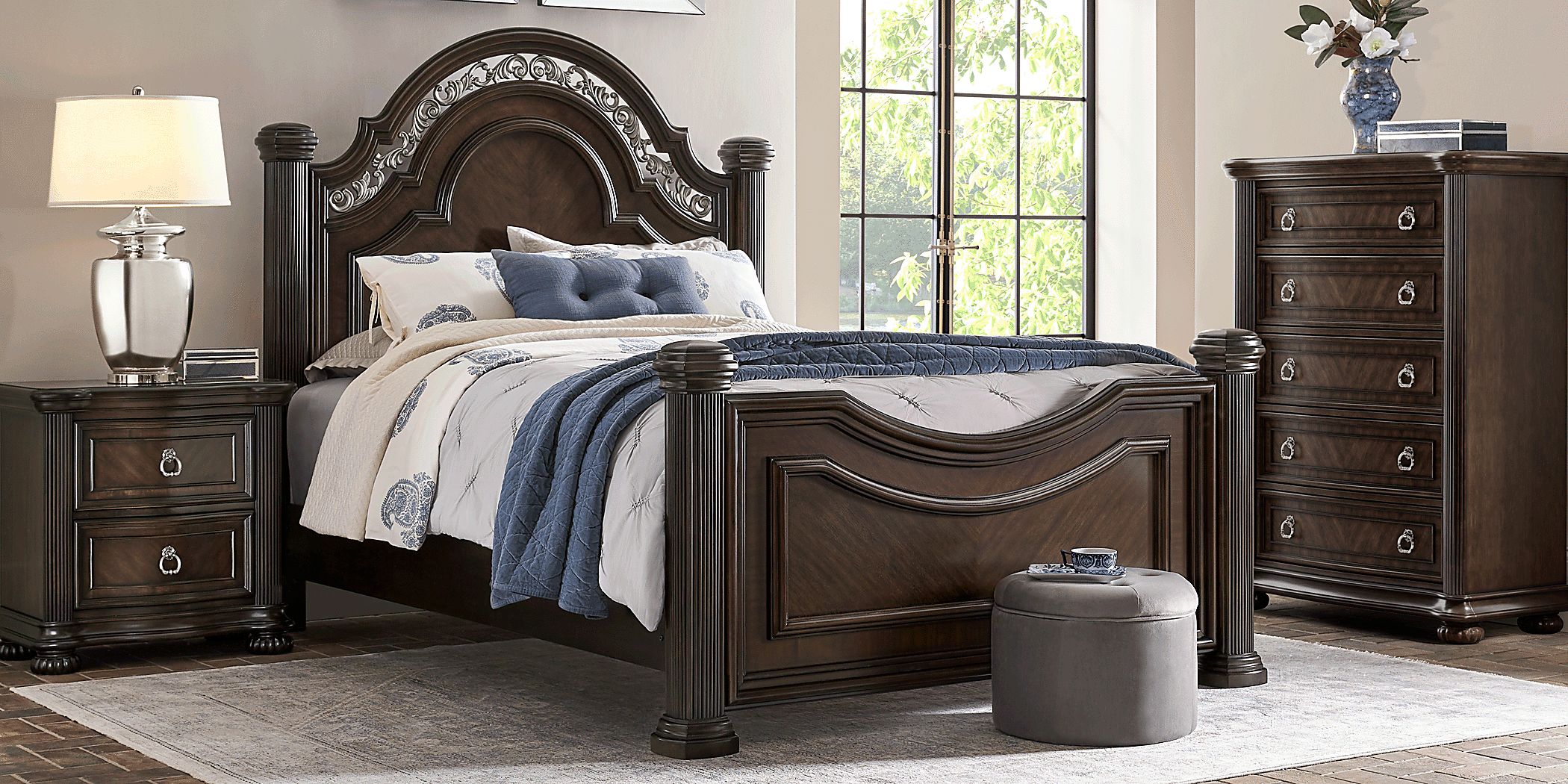 Gallagher Avenue Brown 5 Pc Queen Bedroom