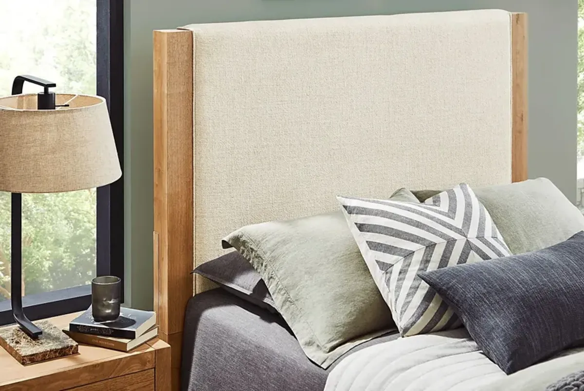 Ithaca Natural 7 Pc Queen Upholstered Bedroom with Bench