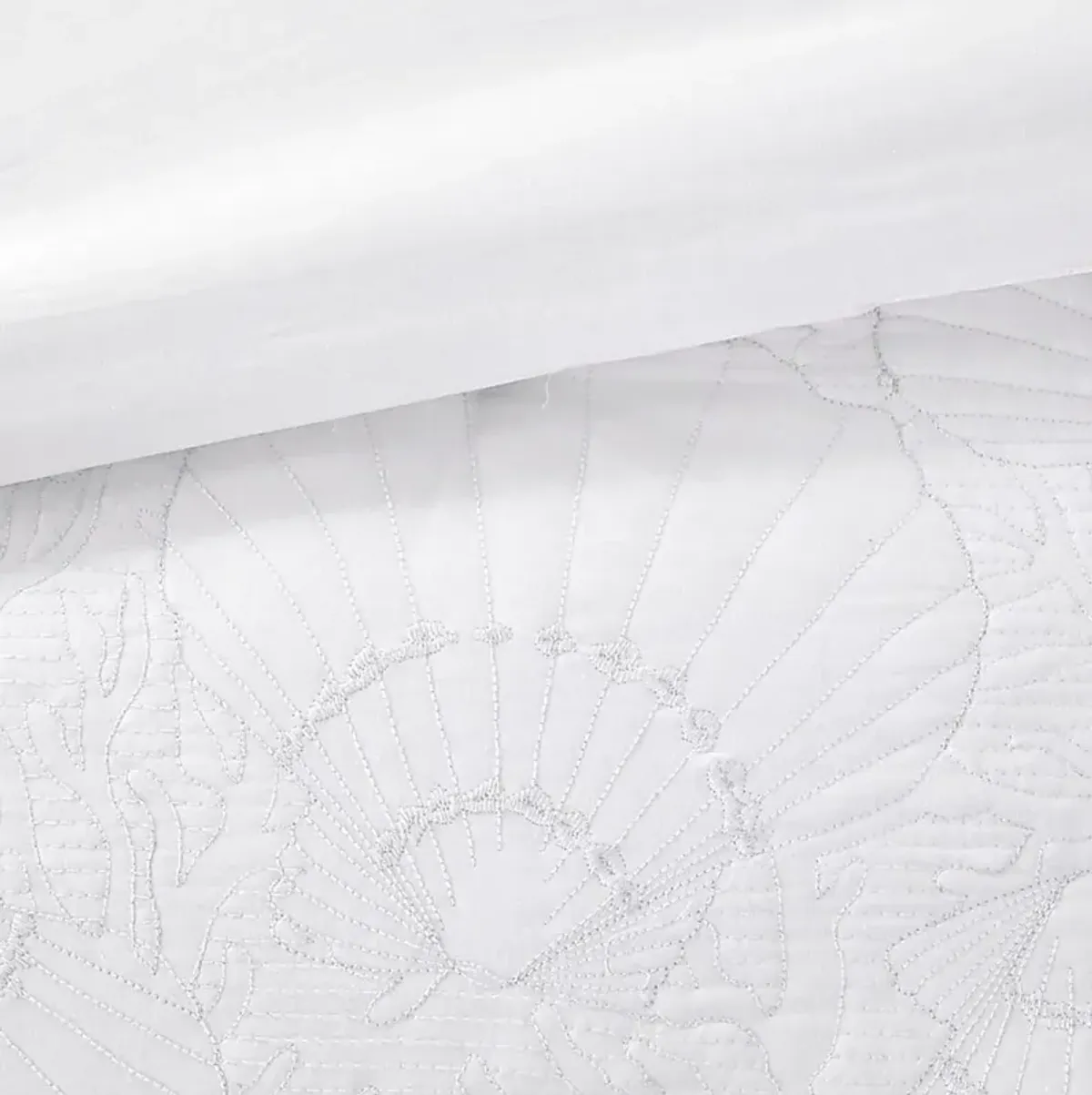 Emilisa White Queen Comforter Set