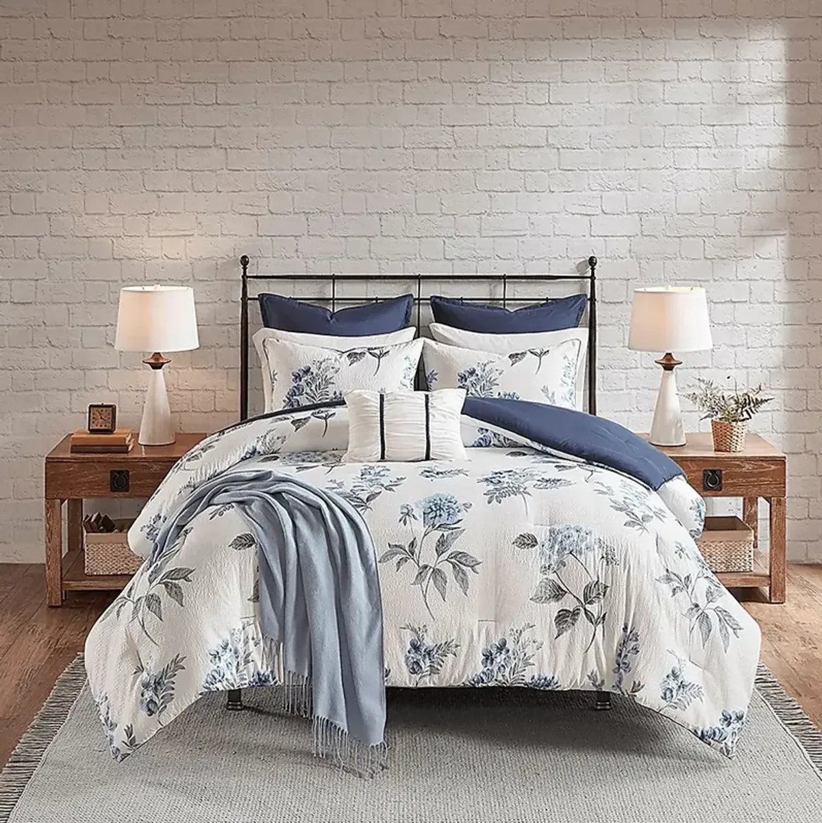 Brindan Blue 7 pc Full/ Queen Comforter Set