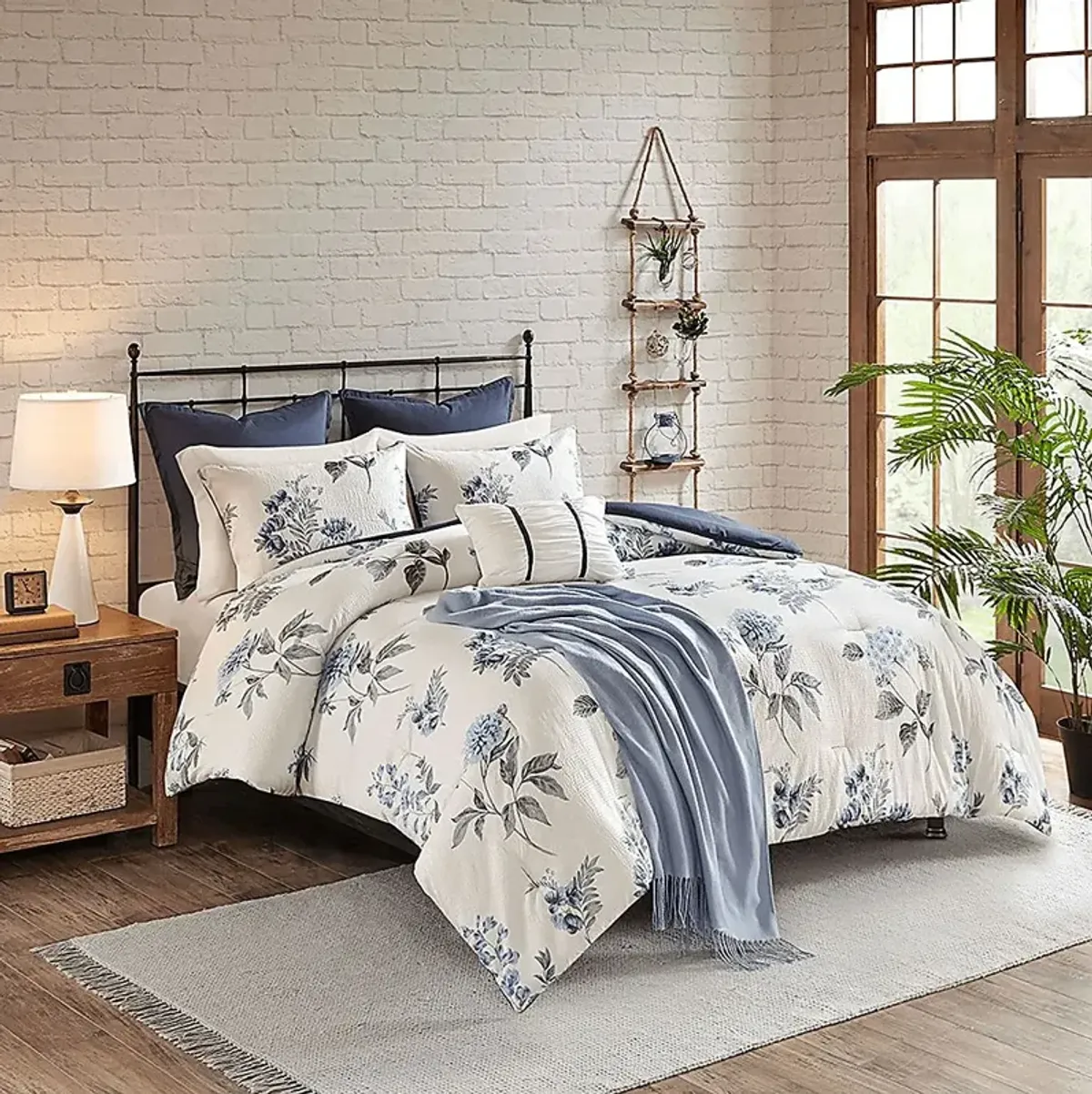 Brindan Blue 7 pc Full/ Queen Comforter Set