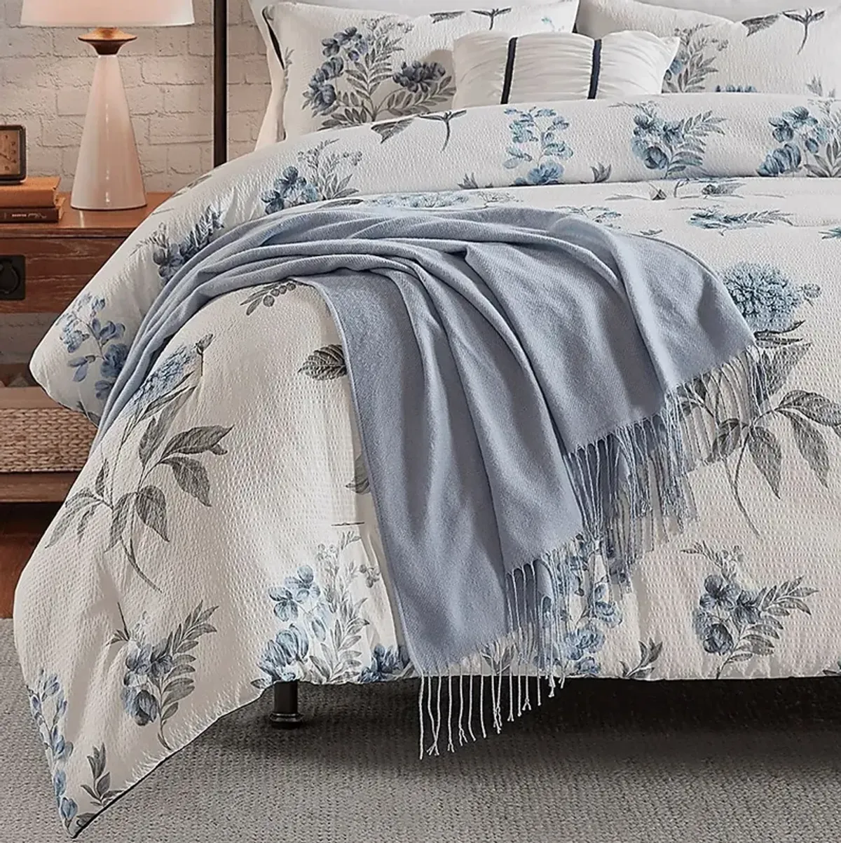 Brindan Blue 7 pc Full/ Queen Comforter Set