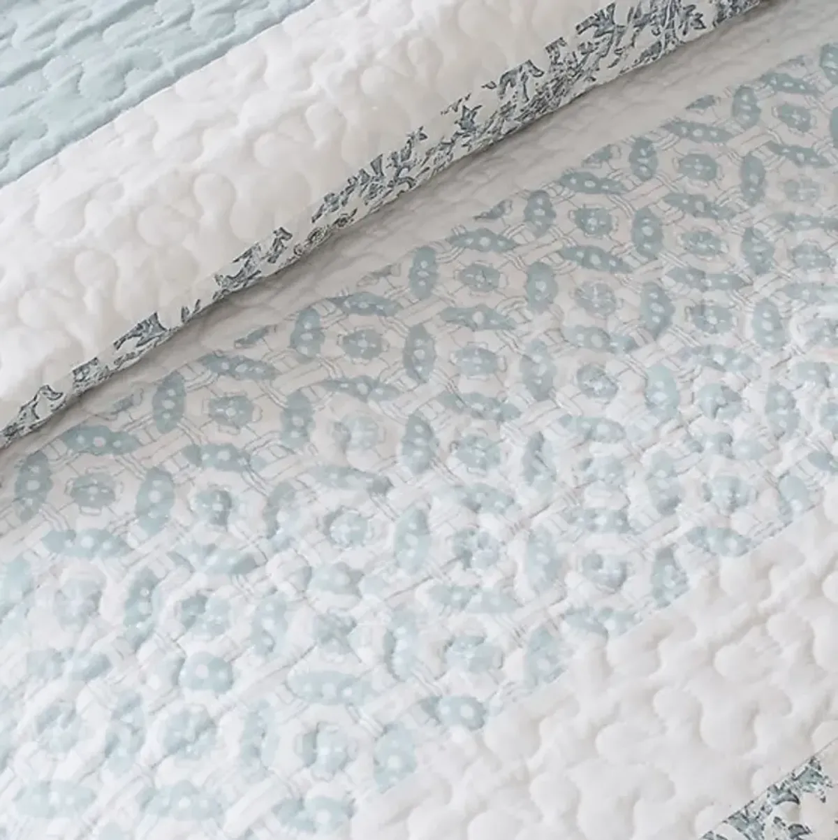 Brayln Blue 6 pc Full/Queen Quilt Set