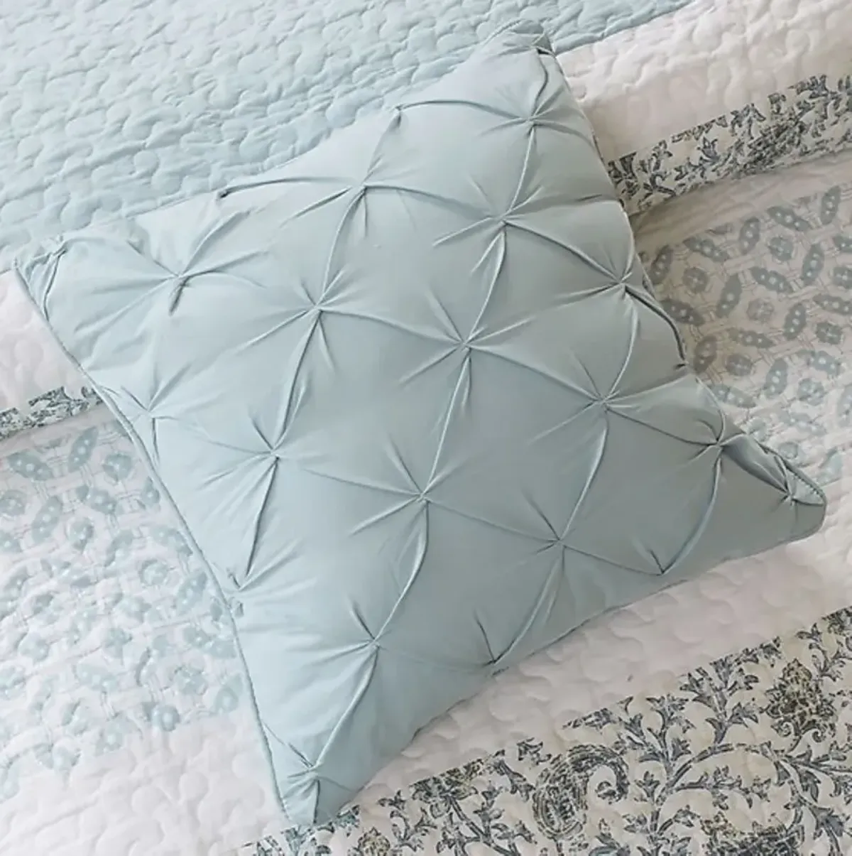 Brayln Blue 6 pc Full/Queen Quilt Set