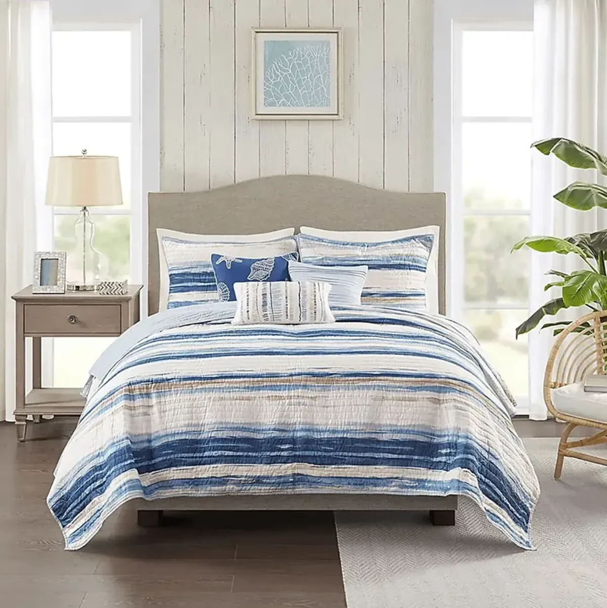 Lillya Blue 6 pc Full/Queen Quilt Set