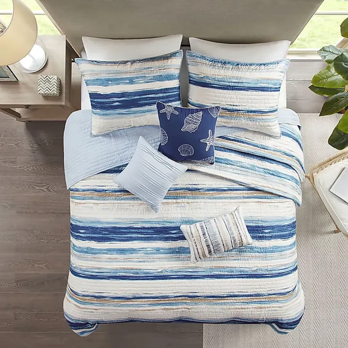 Lillya Blue 6 pc King/Cal King Quilt Set