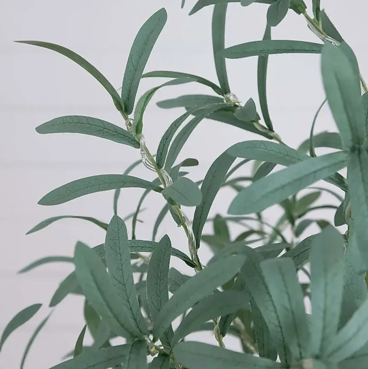 Menallen I Green Silk Tree with Lights