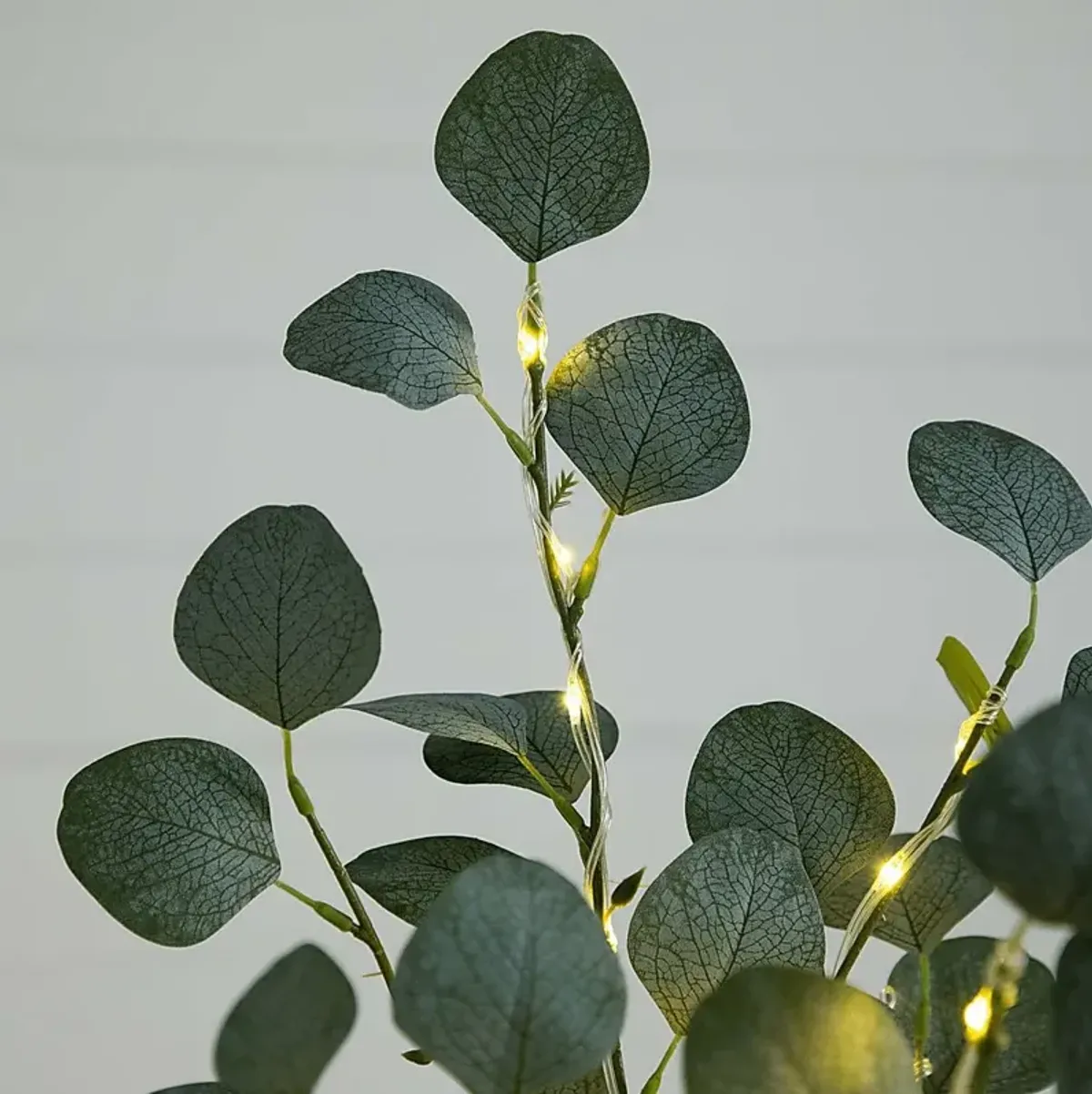 Piowar II Green Silk Tree with Lights