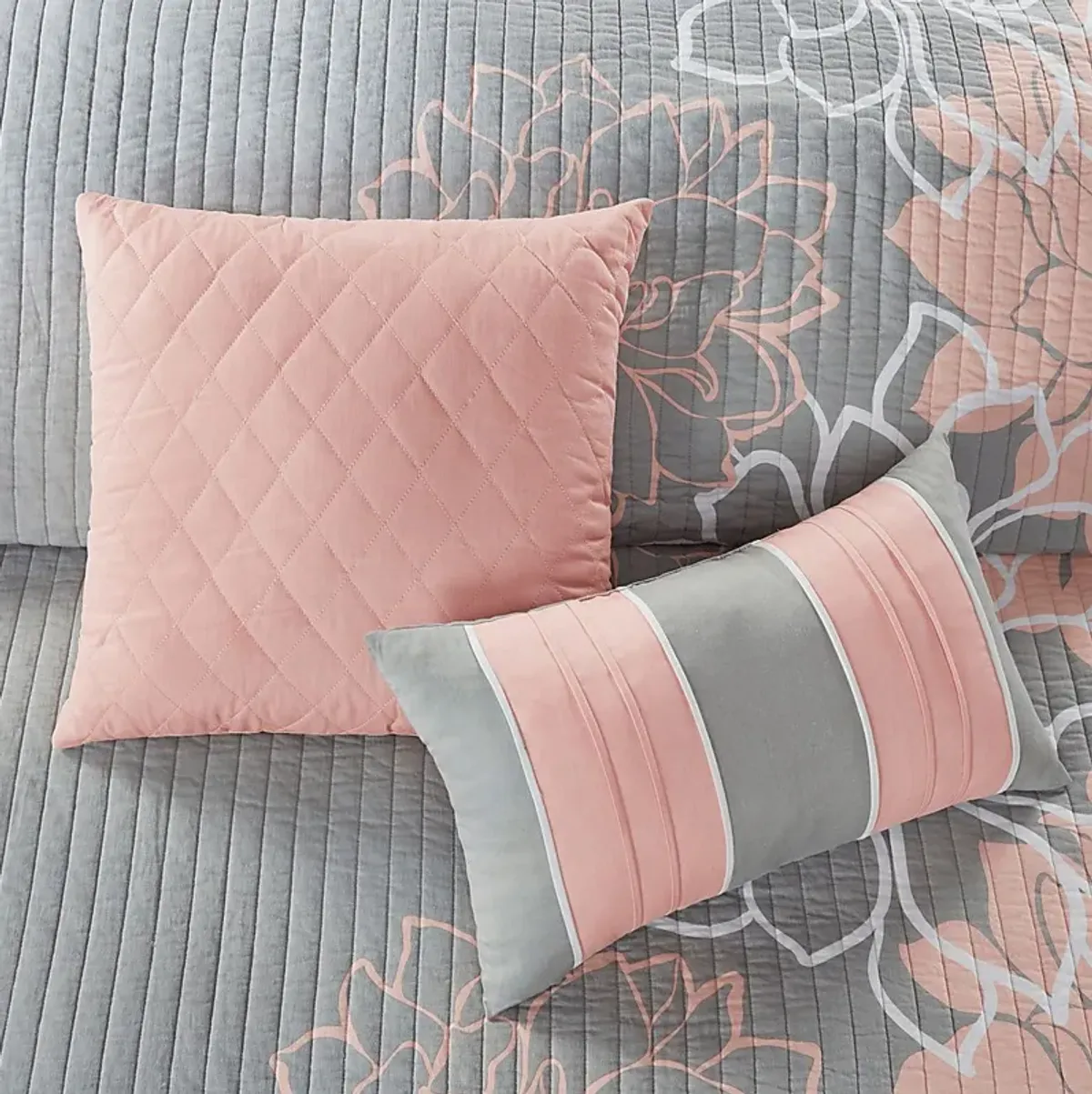 Heslep Peach 6 Pc Full/Queen Quilt Set