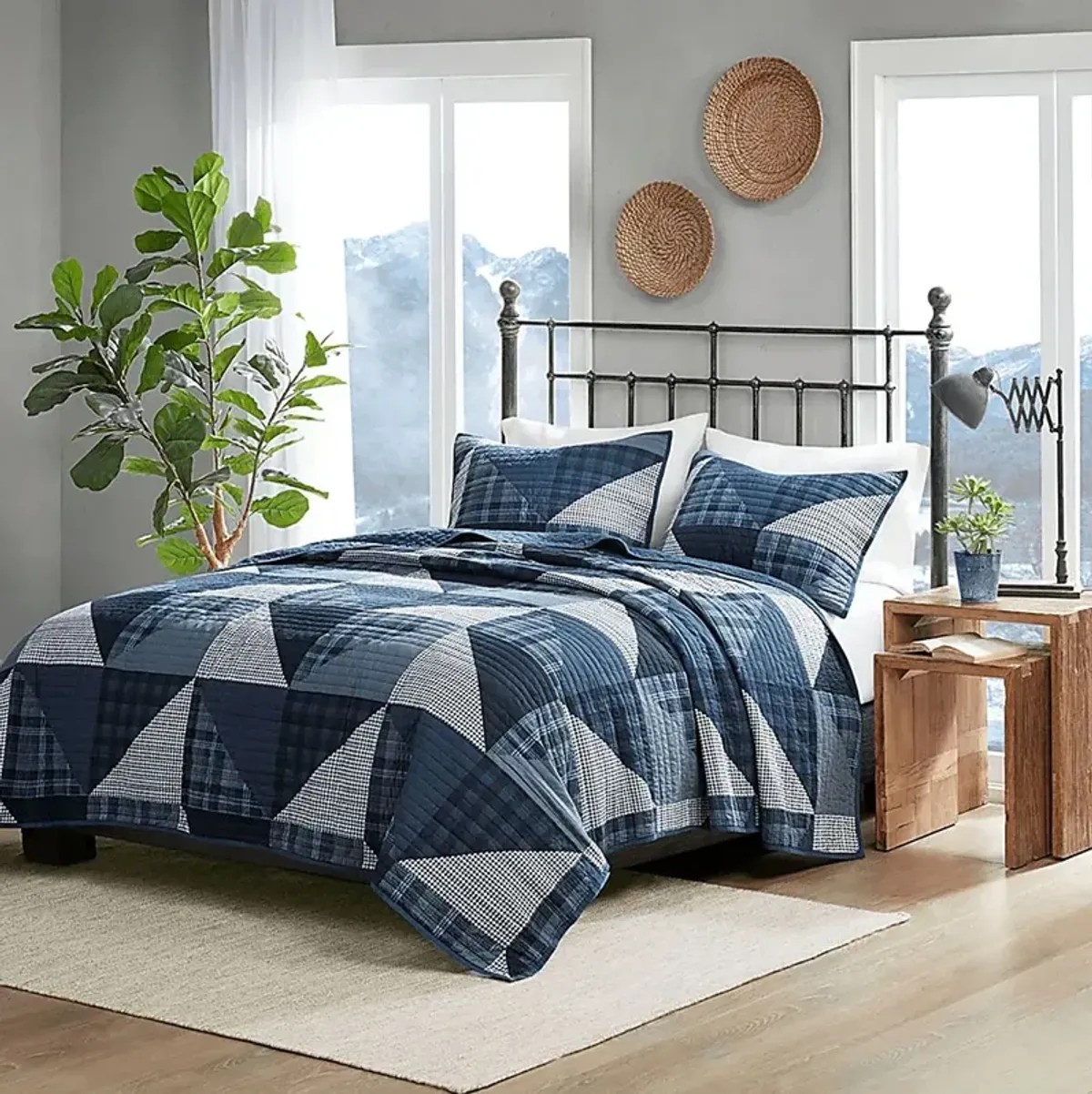 Mikala Blue 3 pc Full/Queen Quilt Set