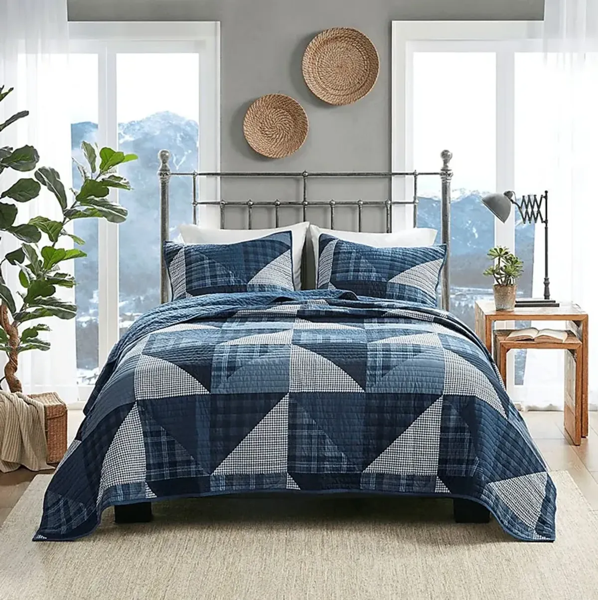 Mikala Blue 3 pc Full/Queen Quilt Set