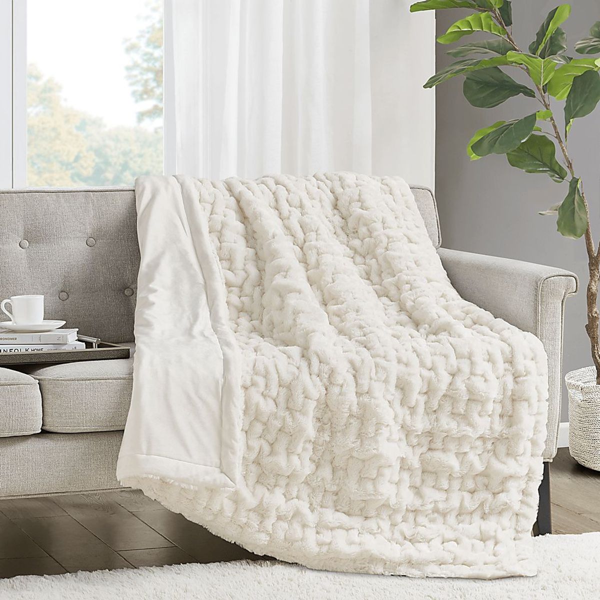 Balleyduff Ivory Throw Blanket