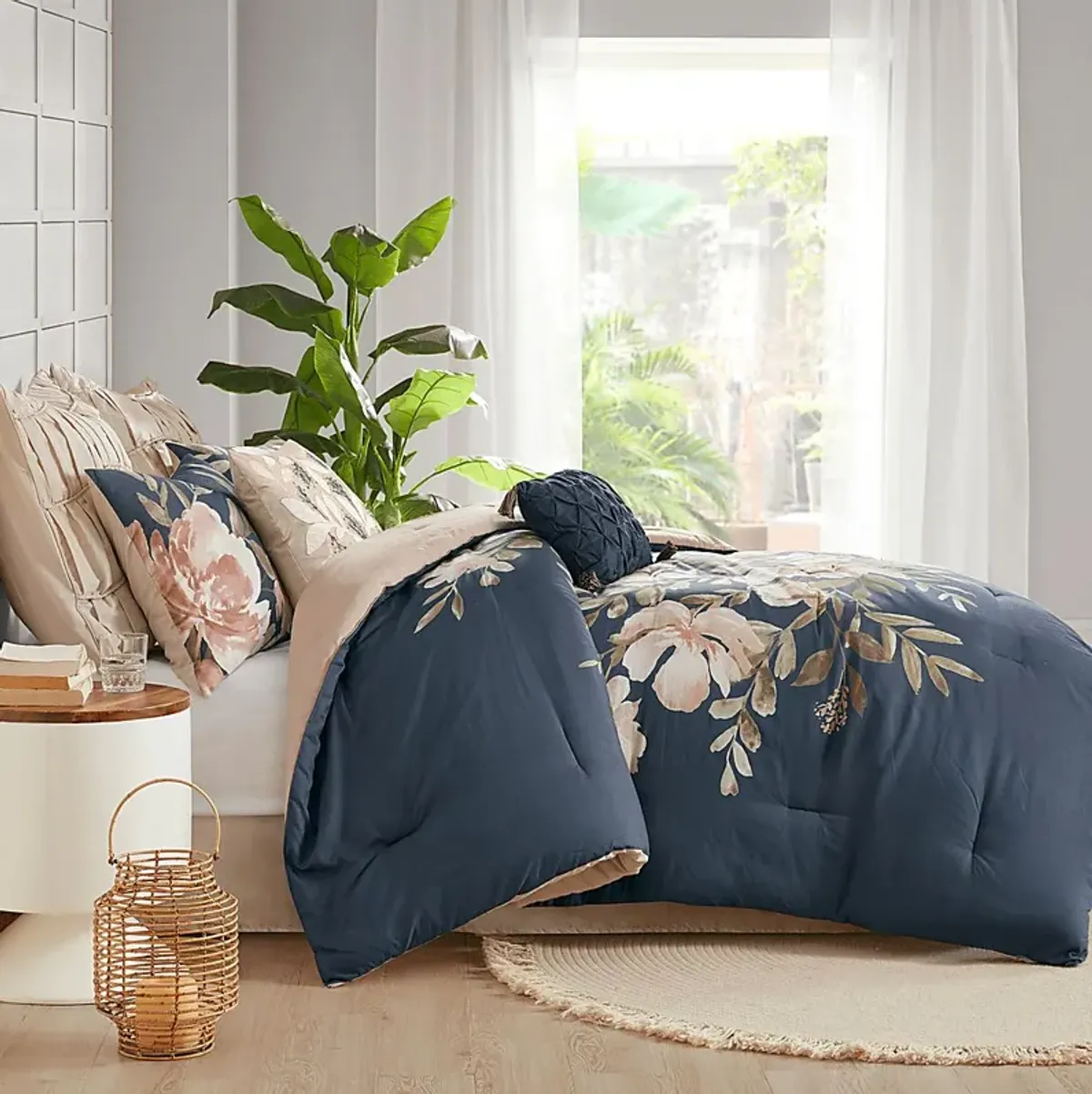 Bottlebrush Navy 8 Pc Queen Comforter Set