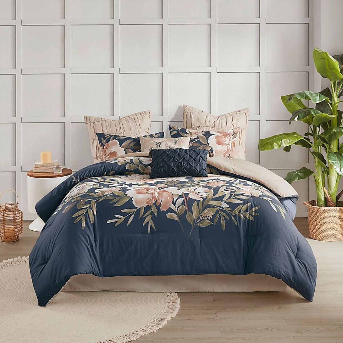 Bottlebrush Navy 8 Pc Queen Comforter Set