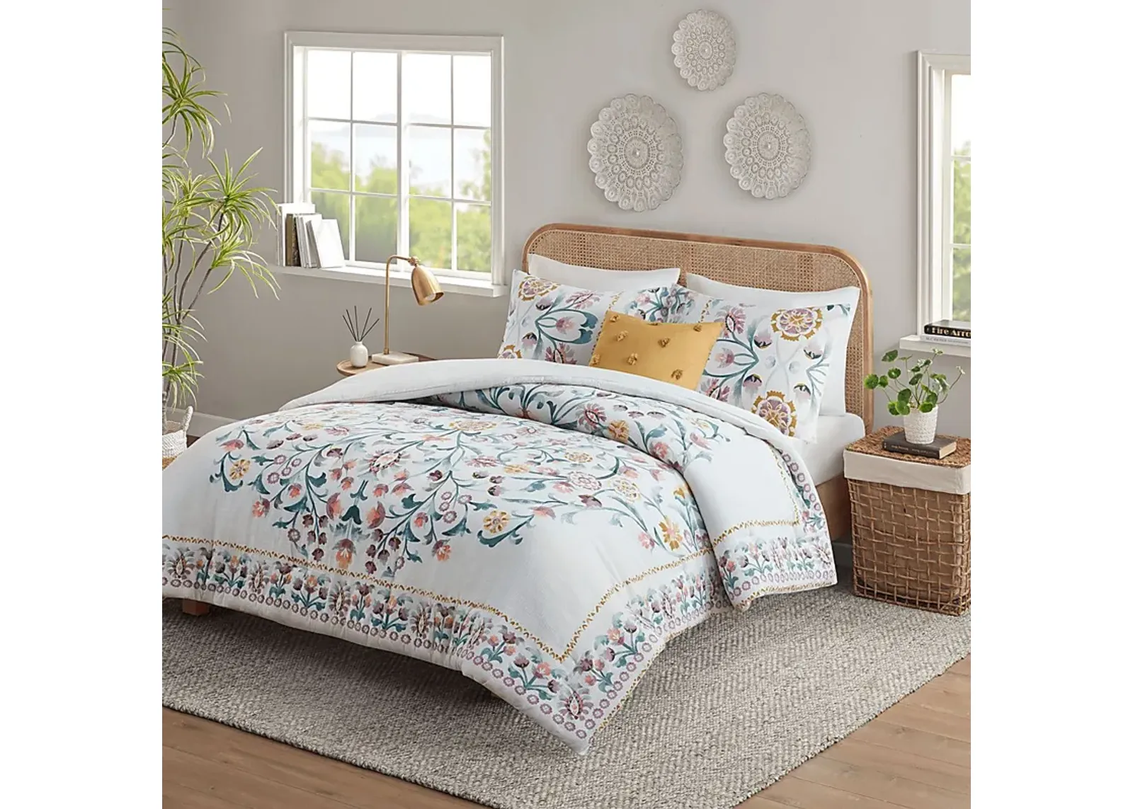 Troywood White 4 Pc Full/Queen Comforter Set