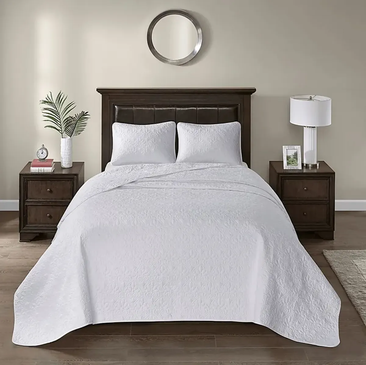 Toyah White 3 Pc Queen Bedspread Set