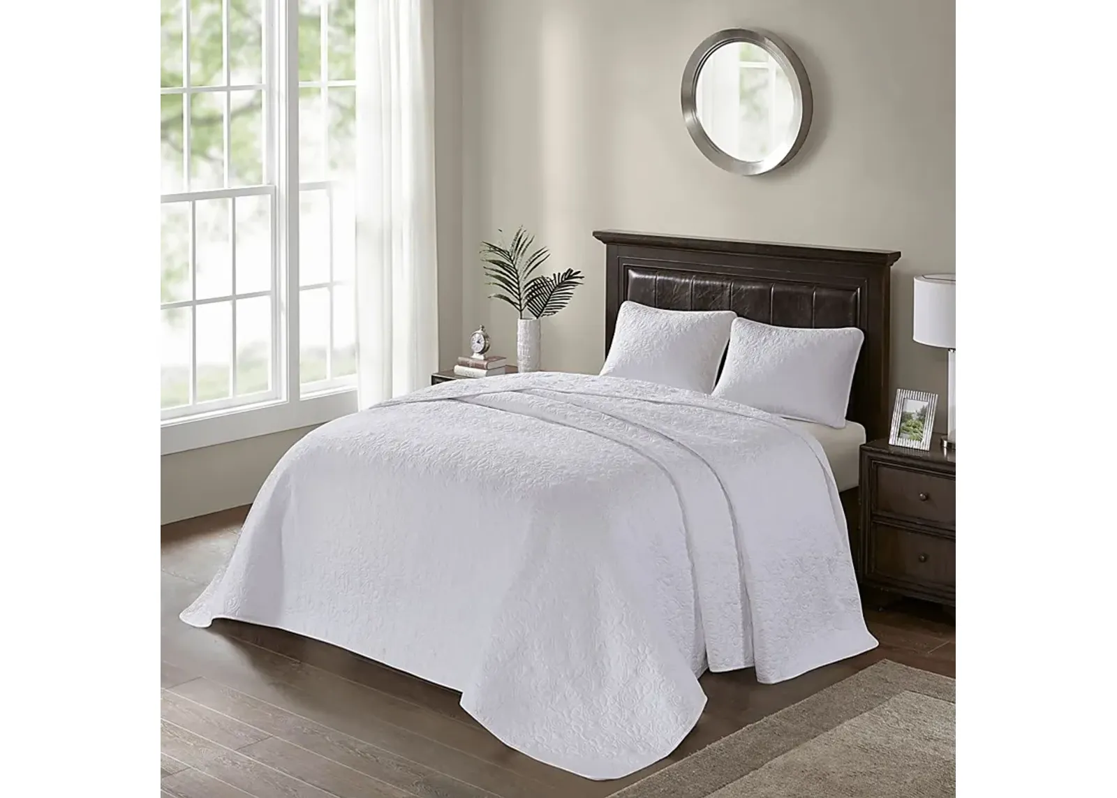 Toyah White 3 Pc Queen Bedspread Set